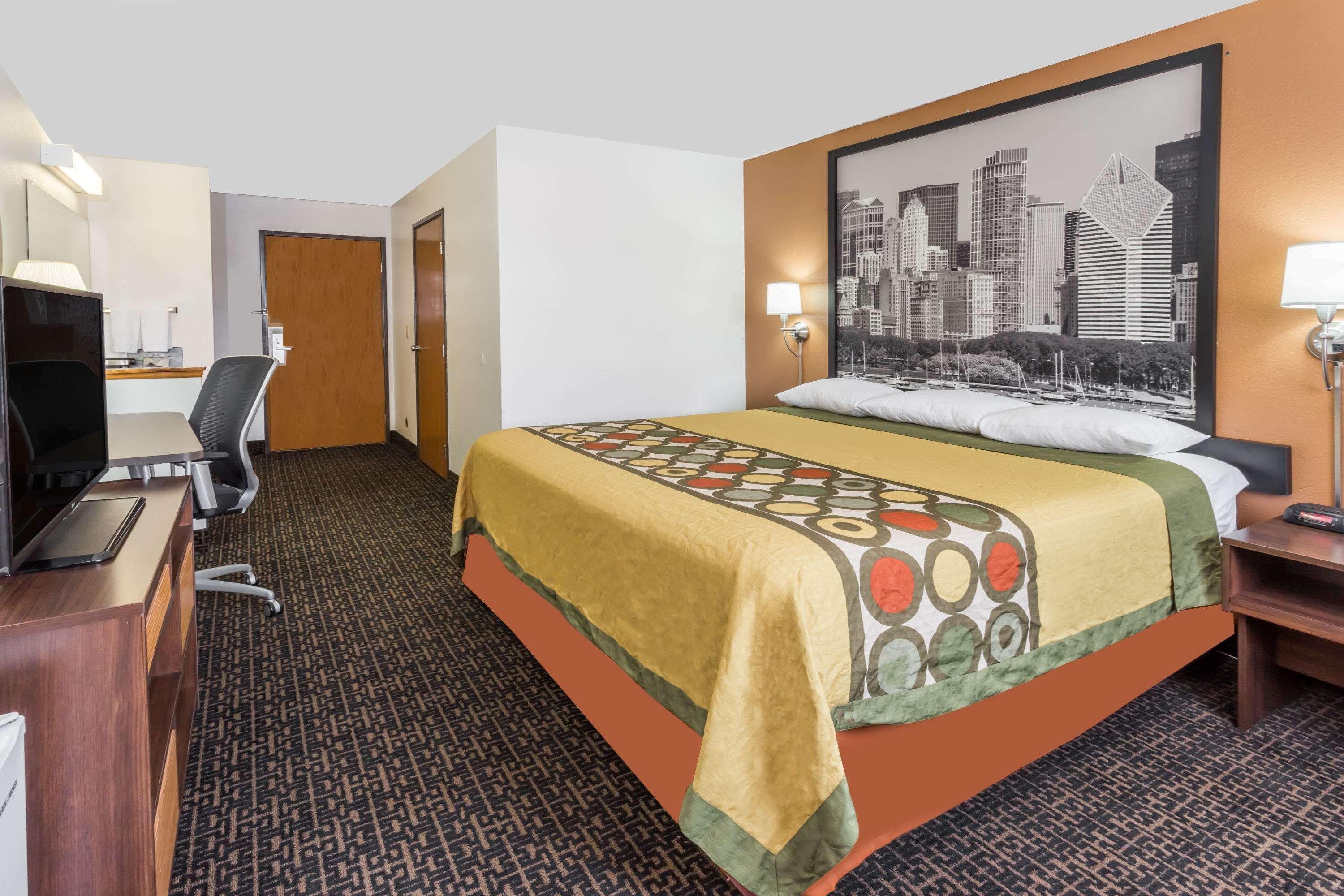 Super 8 By Wyndham Dixon Motel Екстериор снимка