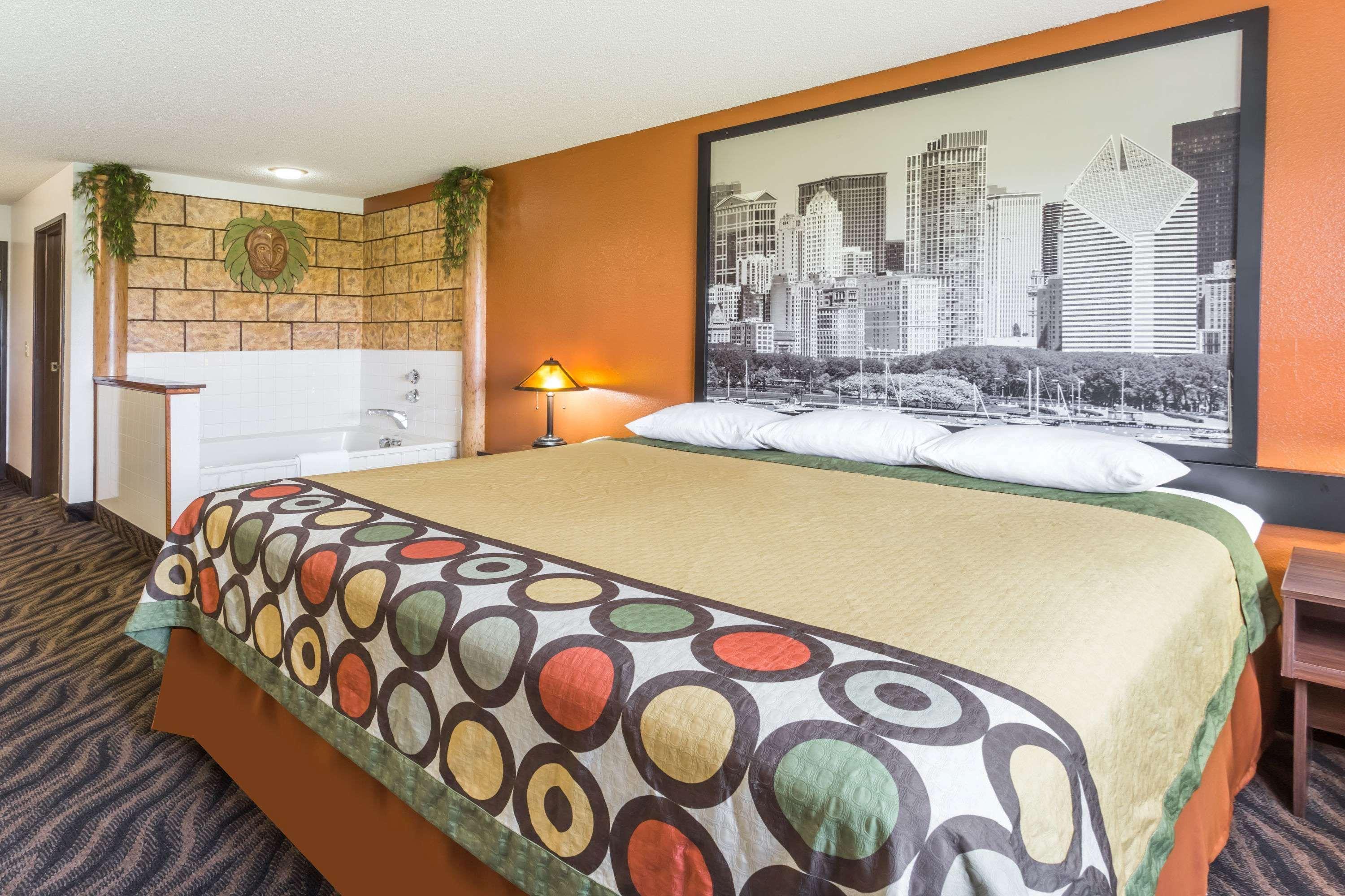 Super 8 By Wyndham Dixon Motel Екстериор снимка