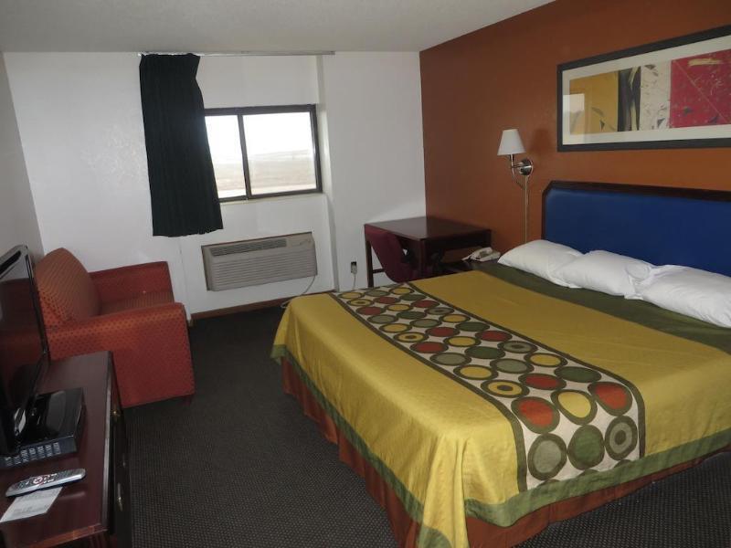 Super 8 By Wyndham Dixon Motel Екстериор снимка